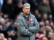 Bóng đá - Wenger ở lại thêm 1 năm, fan Arsenal nổi giận lôi đình