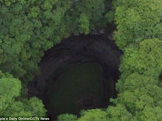 Thế giới - Tìm thấy quần thể 49 hố sụt khổng lồ, lớn nhất thế giới