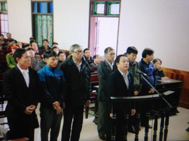 Tin tức trong ngày - “Hô biến” tiền đền bù dự án Formosa, nguyên chủ tịch huyện hầu tòa