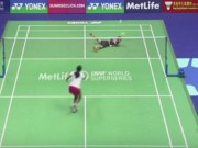 Thể thao - Cầu lông: &quot;Lin Dan nữ&quot; 2 lần nằm sàn cứu cầu dũng mãnh