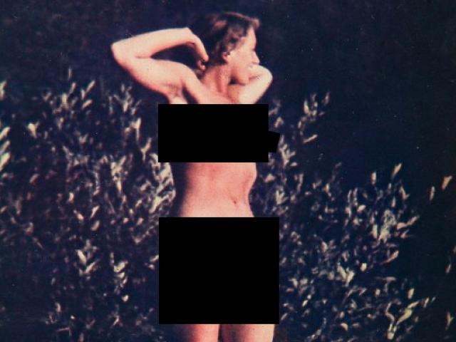 Thế giới - Lộ ảnh hiếm phụ nữ khỏa thân nghi là vợ của Hitler