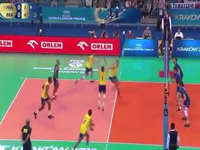 Thể thao - Bóng chuyền đỉnh cao: "Người sói" &amp; cú đập mất bóng