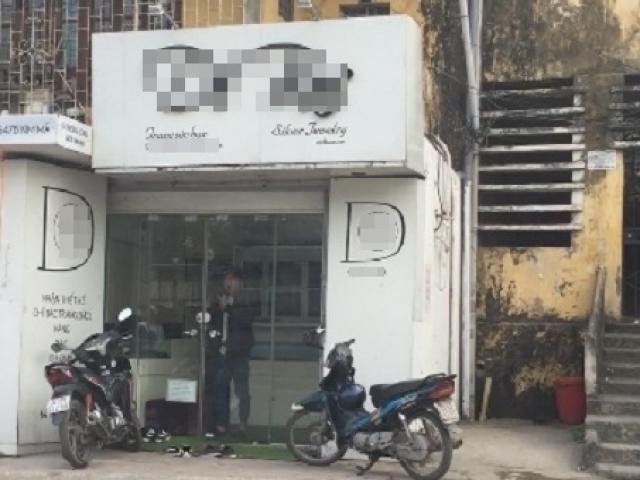 Pháp luật - HN: Hơn 200 cây bạc cao cấp bị khoắng sạch trong đêm