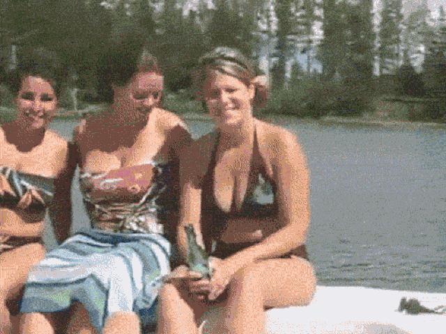 Tranh vui - Ảnh động: Khoảnh khắc "đứng hình" không nhịn nổi cười