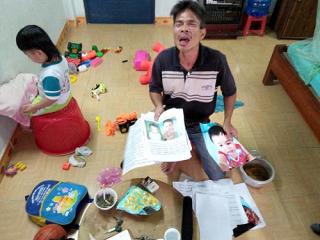 Tin tức trong ngày - Cha quỳ lạy giữa Sài Gòn tìm con: Bé ở Đồng Nai cùng mẹ