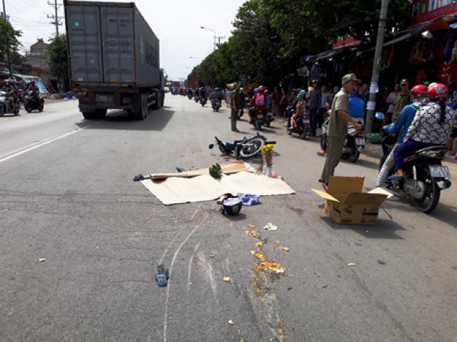 Tin tức trong ngày - Ngất xỉu khi thấy mẹ chết, chồng bị container cán nát chân