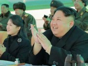 Thế giới - Vợ Kim Jong-un xuất hiện sau 9 tháng &quot;biến mất&quot; bí ẩn