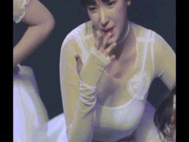 Ca nhạc - MTV - Choáng với "thánh nữ" 18 tuổi mới đang nóng nhất Hàn