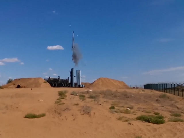 Thế giới - "Rồng lửa" S-300 Nga nổ khi phóng, phá tan xe điều khiển