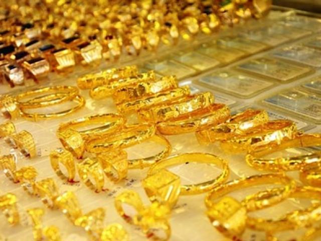 Tài chính - Bất động sản - Dù biết thanh tra vẫn bán vàng nhẹ cân, non tuổi