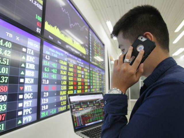 Tài chính - Bất động sản - Chứng khoán “dội hàng”, giá USD tăng vọt