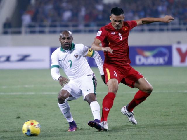 Bóng đá - Hàng thủ lại mắc lỗi, ĐTVN "biếu" Indonesia bàn thắng