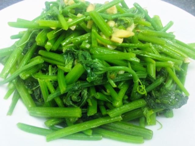 Ẩm thực - Hãy thử đi, chắc chắn bạn sẽ ghiền đọt su su xào tỏi