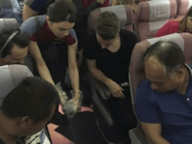 Thời trang Hi-tech - NÓNG: Samsung Galaxy S6 phát nổ trên máy bay