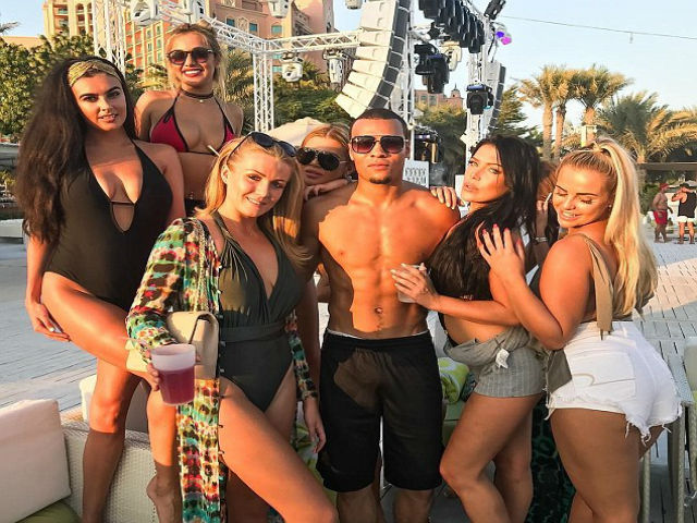 Thể thao - Tin thể thao HOT 9/12: Võ sĩ UFC “thác loạn” với dàn người đẹp