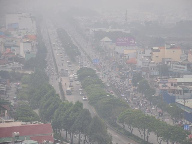 Tin tức trong ngày - SG se lạnh bất thường, sương mù dày đặc lúc sáng sớm