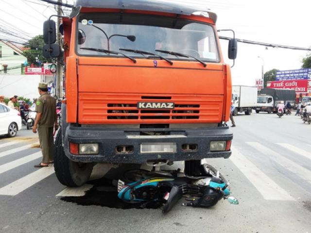 Tin tức trong ngày - Cảnh khốn cùng gia đình bị tai nạn giao thông ở ấp Việt Kiều