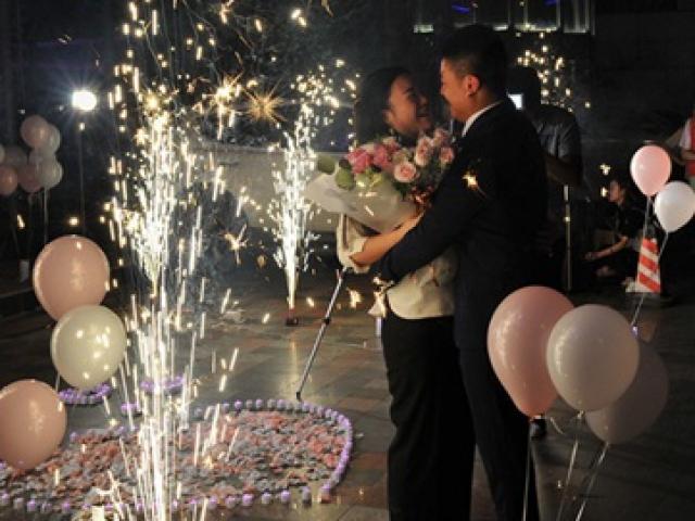 Bạn trẻ - Cuộc sống - Chàng trai kiếm bộn tiền nhờ dịch vụ tỏ tình, cầu hôn