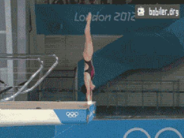 Tranh vui - Đến "quỳ" với các thanh niên ghép ảnh động