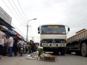 Tin tức trong ngày - Nữ sinh tử vong sau tai nạn, bố mẹ ngã quỵ bên thi thể con