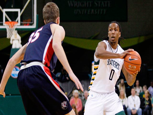 Thể thao - Úp rổ của năm: Trút hết căm hờn, đè đầu cưỡi cổ đối thủ