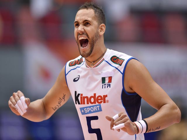 Thể thao - Bóng chuyền: Không đà vẫn xé hàng chắn, đập cháy sân