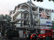 Cháy dữ dội tại đại lý vé số ở Cần Thơ