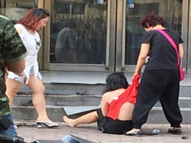 Bạn trẻ - Cuộc sống - Gặp người phụ nữ khiến những cô nhân tình sợ "mất mật"