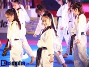 Thể thao - Taekwondo: Châu Tuyết Vân múa côn, đánh quyền ấn tượng