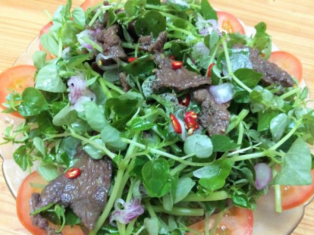 Ẩm thực - “Tút” dáng, giữ eo với rau càng cua trộn thịt bò