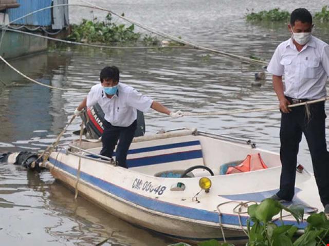Nhân viên cảng vụ chuyên cứu người nhảy sông Sài Gòn