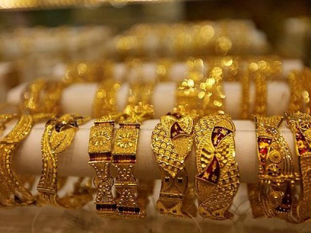 Tài chính - Bất động sản - Giá vàng hôm nay 20/12: Bất động, dò hướng