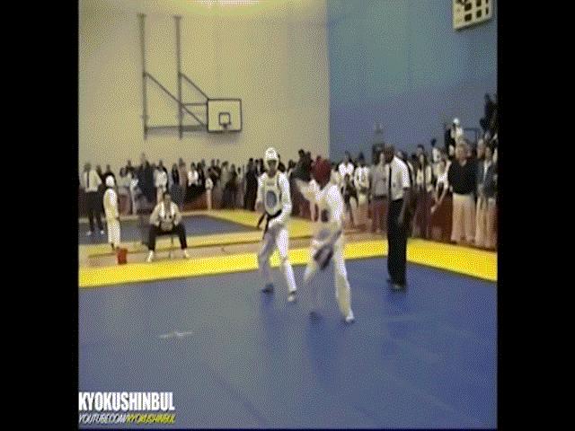 Thể thao - Cao thủ Thiếu Lâm tung "vô ảnh cước" hạ võ sĩ Taekwondo