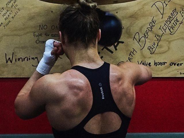 Thể thao - "Nữ hoàng UFC" Rousey tái xuất cuồn cuộn cơ bắp