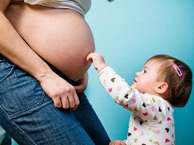 Tin tức trong ngày - Gia đình sinh đủ 2 con sẽ được thưởng gì?