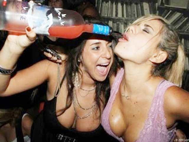 Tranh vui - Anh em "bó tay" khi xem xong ảnh CƯỜI của chị em