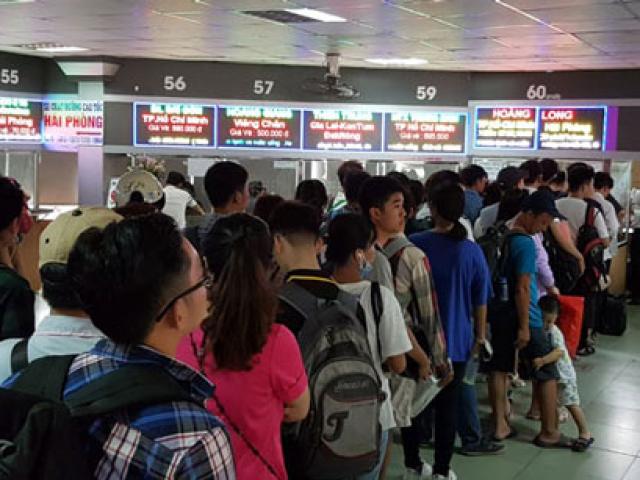 Thị trường - Tiêu dùng - Vé xe khách dịp Tết Nguyên đán: Hành khách lo phụ thu đội giá gấp đôi