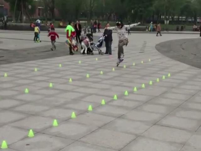 Thể thao - Nể phục: "Thần đồng" patin 12 tuổi vô địch thế giới