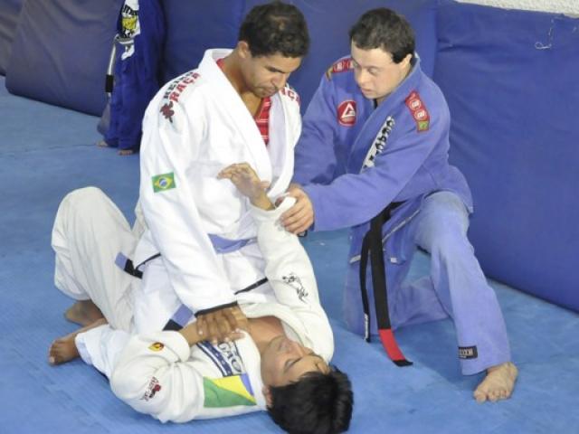 Thể thao - Xúc động: Nhờ võ thuật 2 cậu bé Down hóa người hùng