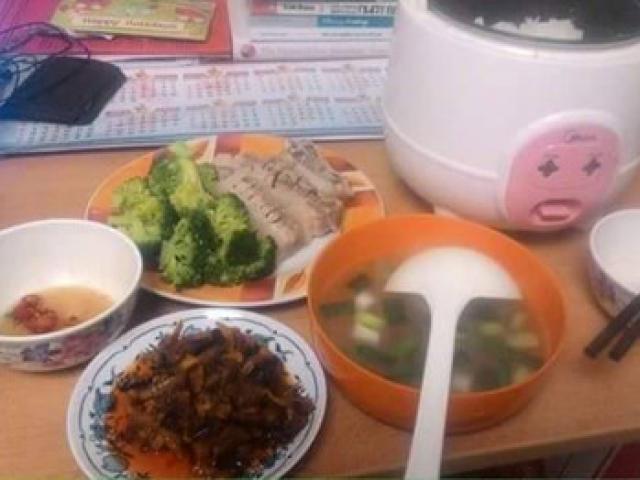 Giáo dục - du học - Trước khi đi du học, hãy dạy con... nấu ăn!