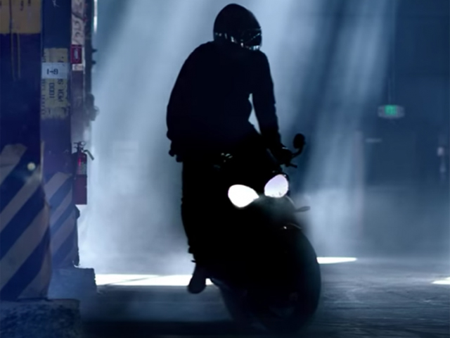 Thế giới xe - Triumph tung video cực "nóng" về Street Triple 2017