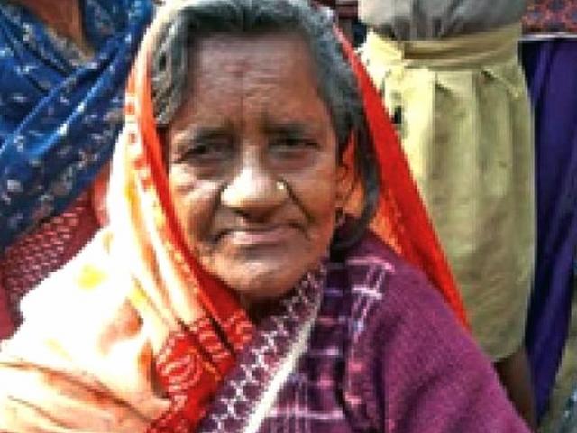 Phi thường - kỳ quặc - Cụ bà về nhà sau 40 năm bị rắn "cắn chết", thả trôi sông