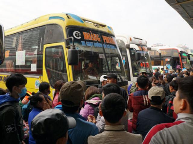 Tin tức trong ngày - Mặc nhà xe ở bến Mỹ Đình bỏ khách, Hà Nội vẫn quyết chuyển tuyến