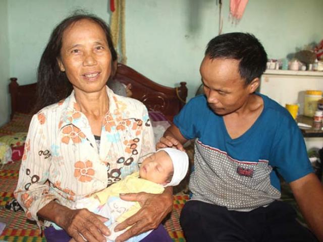 Tin tức trong ngày - Niềm vui bất ngờ của vợ chồng hiếm muộn nhặt được trẻ sơ sinh bị bỏ rơi