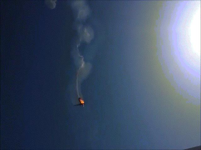 Thế giới - Khoảnh khắc máy bay Mỹ bị phiến quân bắn hạ ở Yemen