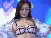 Đời sống Showbiz - Những lần sao Hàn hứng gạch đá vì trình diễn sexy quá đà