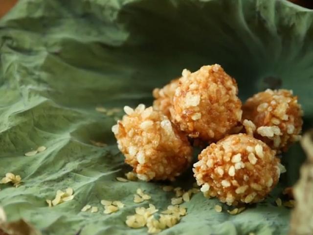 Ẩm thực - Bánh rán cốm giòn rụm, thơm lừng góc phố mùa thu