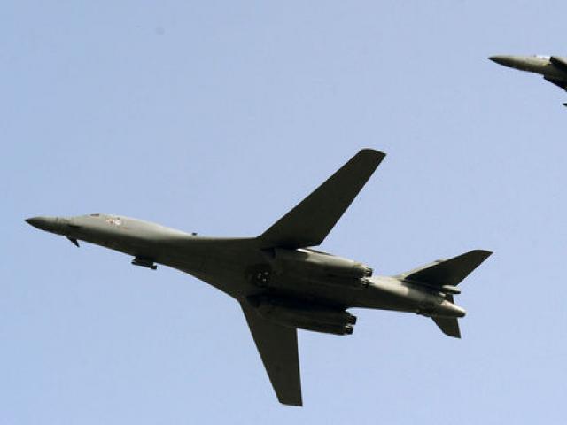 Thế giới - Mỹ sẽ đưa oanh tạc cơ vào nơi Triều Tiên dọa bắn hạ