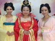 Đời sống Showbiz - Mẹ Can Lộ Lộ dẫn đầu top những bà mẹ khiến con cái &quot;mất mặt&quot;