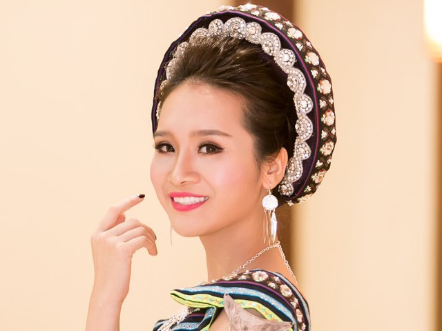 Ca nhạc - MTV - Thí sinh đẹp như Hoa hậu đoạt Á quân Sao mai 2017